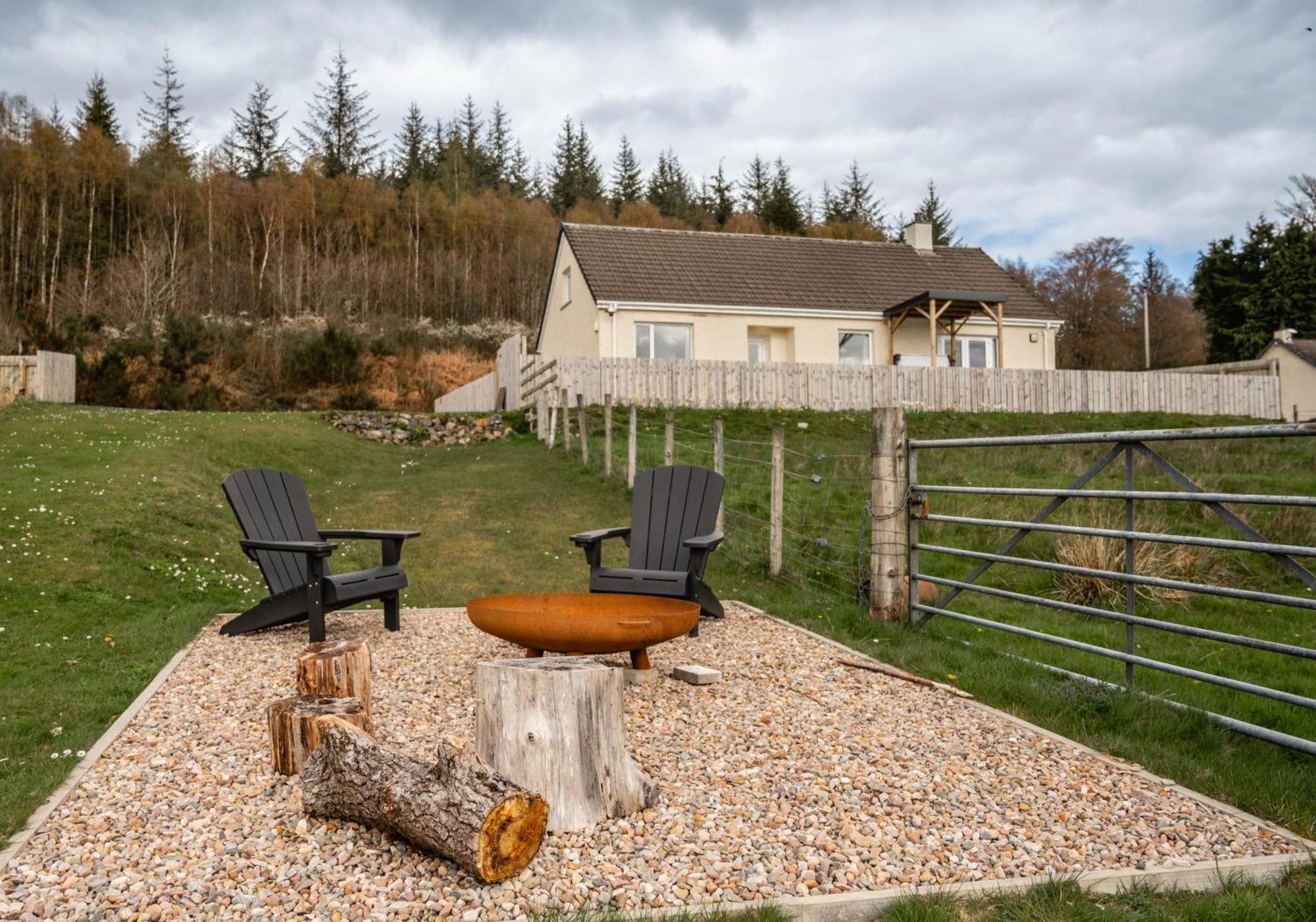 Loch Ness Cottage Fort Augustus Bagian luar foto